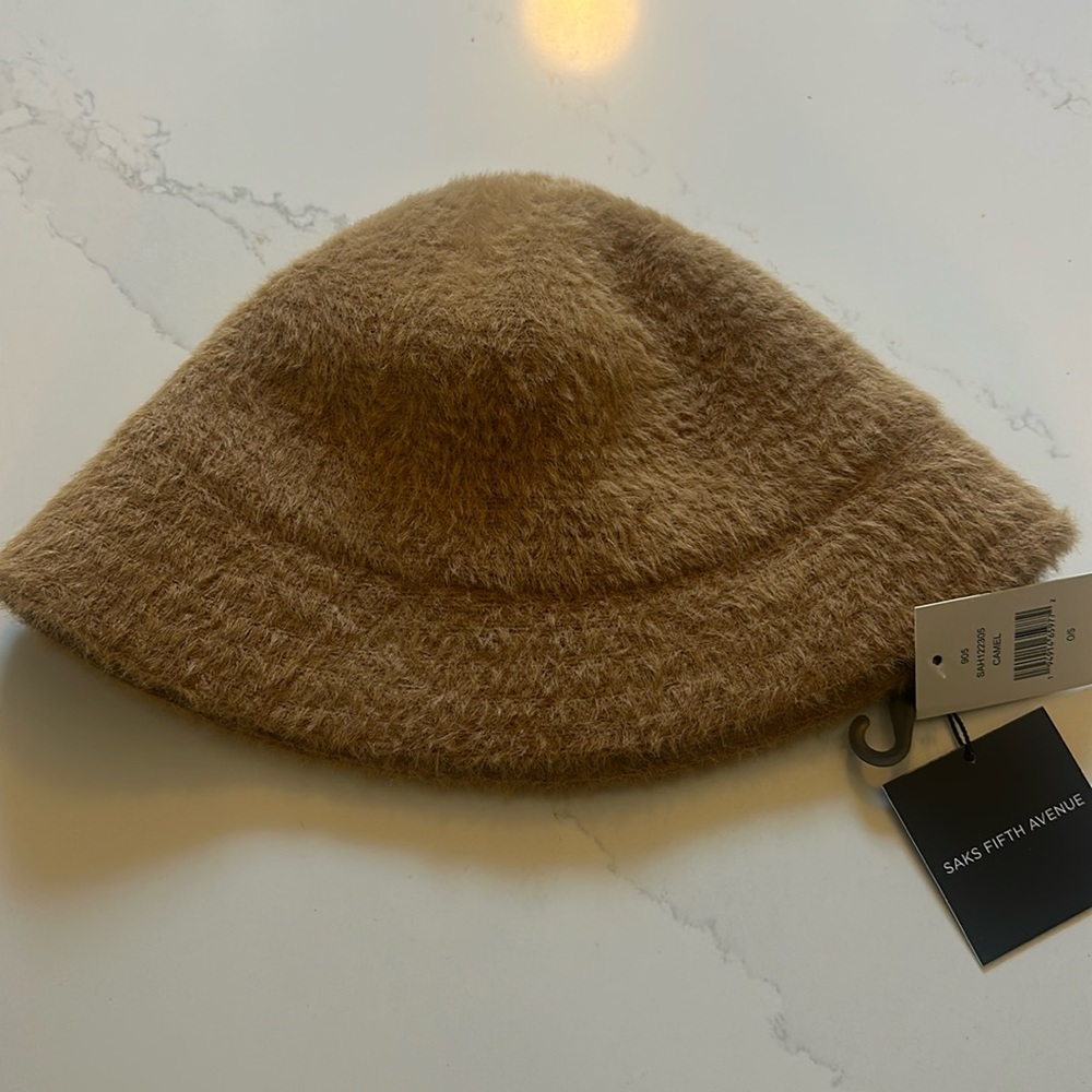 Fuzzy cloche HAT